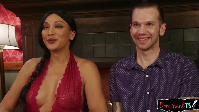 Cocksucked tran sprays jizz after analsex