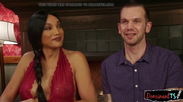 Cocksucked tran sprays jizz after analsex