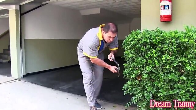 Trans babe mariana lins gets stretched