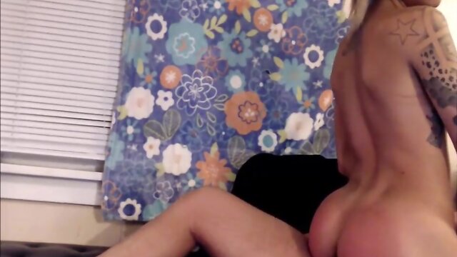 Tattooed tgirl riding her fuckfriend