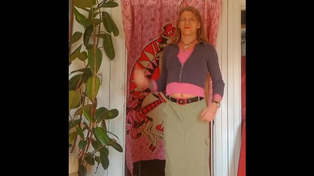 'sunshine' after work squirt pink top