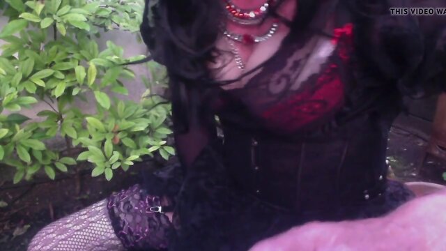 Red and black gotica
