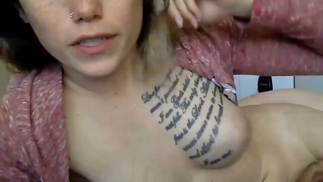 Hot Babe with Big Tits Gives an Amazing Blowjob!