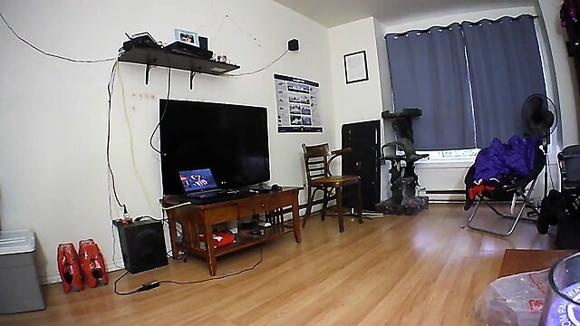 Sissys self bondage ice mitts