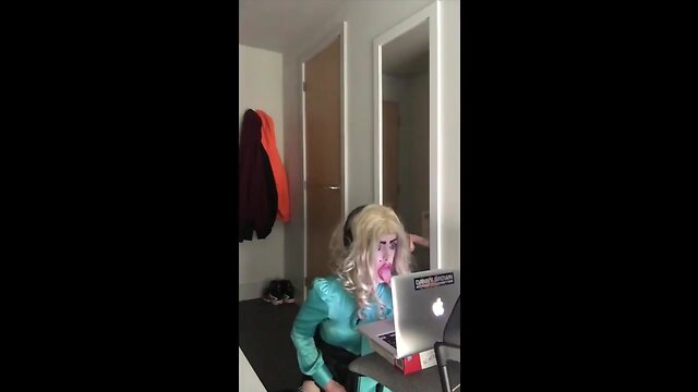 Amateur Crossdresser Fag`s Solo Sex Toy Performance!