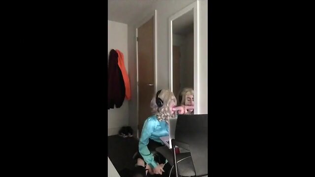 Amateur Crossdresser Fag`s Solo Sex Toy Performance!