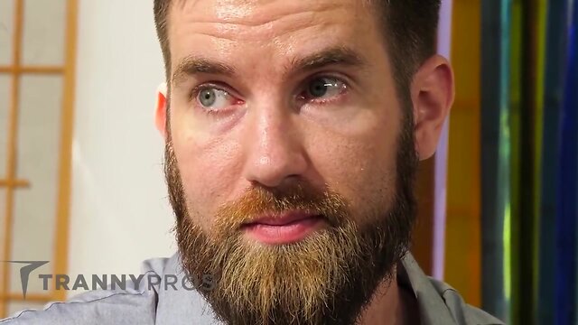 Trannypros kendall penny fucks on the first date!