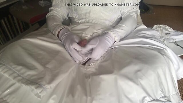 Bride with bride schlong dress