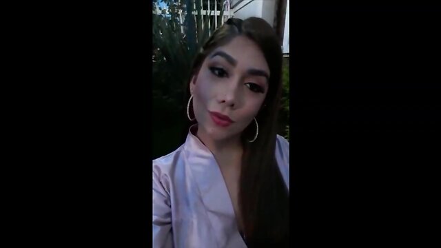 T-chick is a very good cocksucker with clients for work