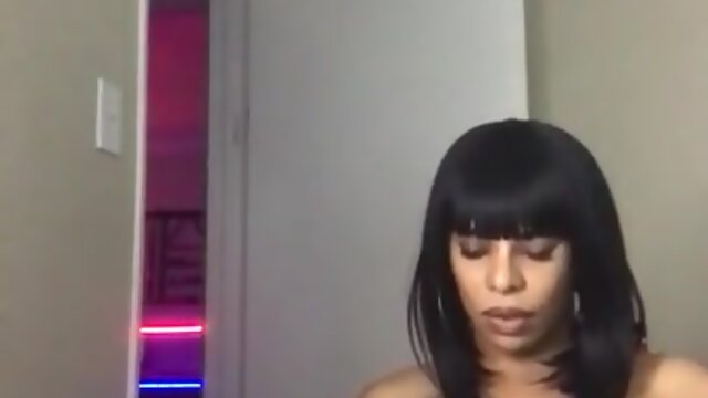 Thicc tgirl with a fat prick ss goes up