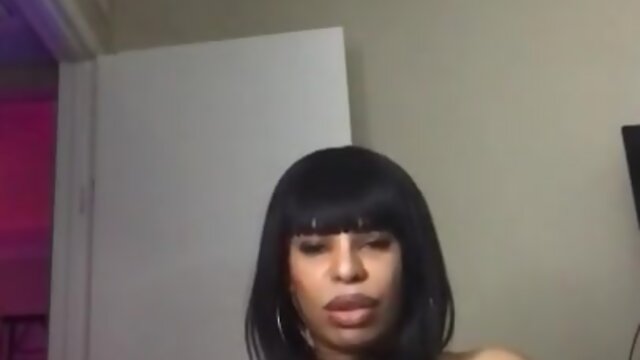 Thicc tgirl with a fat prick ss goes up