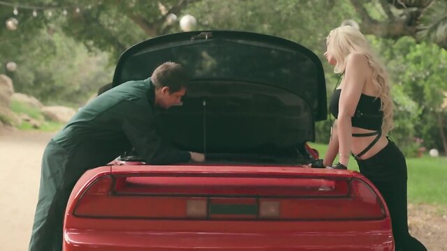 Cheating on with a sultry trans babe