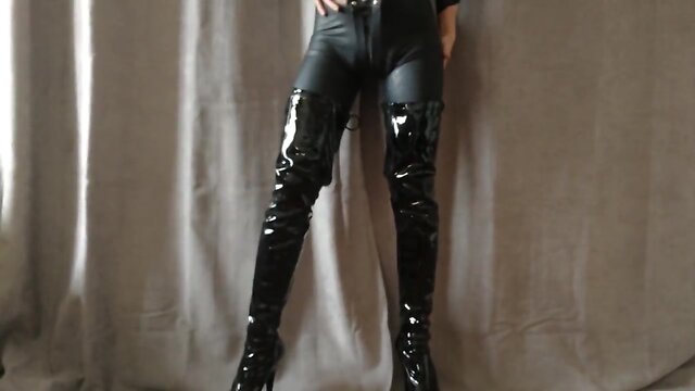 Assis toi sur ma bite fais moi jouir