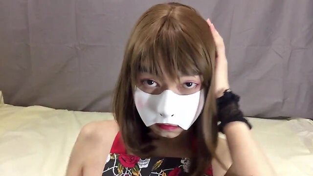 Skulls and roses (CD solo with ebony sextoy)