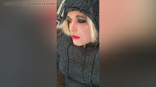 A Sissy`s Smoking Show: Unique Style & Attitude