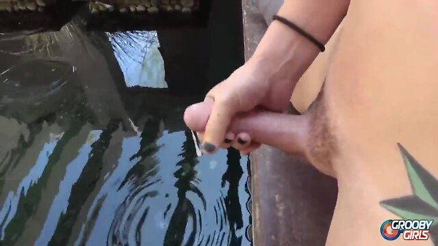 Shemale (pmv) - 'admiring queen just needs somebody to lean on'