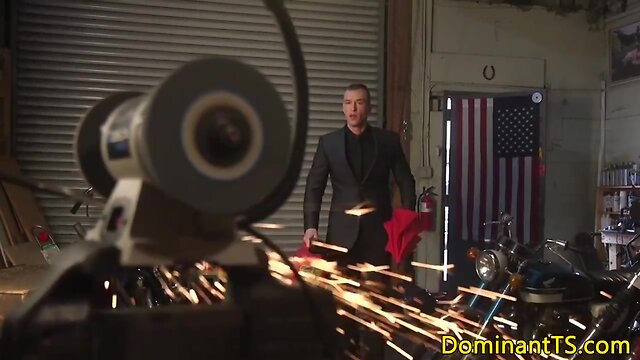 Alyssa Gomez: Incredible Transssexual Performance with Blowjobs, Cocksucking & More!