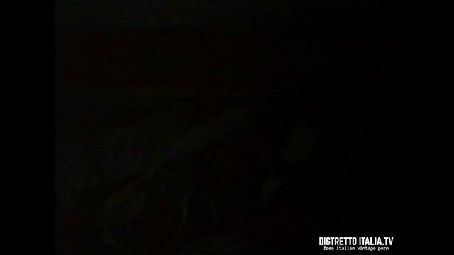 Giovane trans in autoreggenti e grande cazzo inculata a dovere da andrea nobili