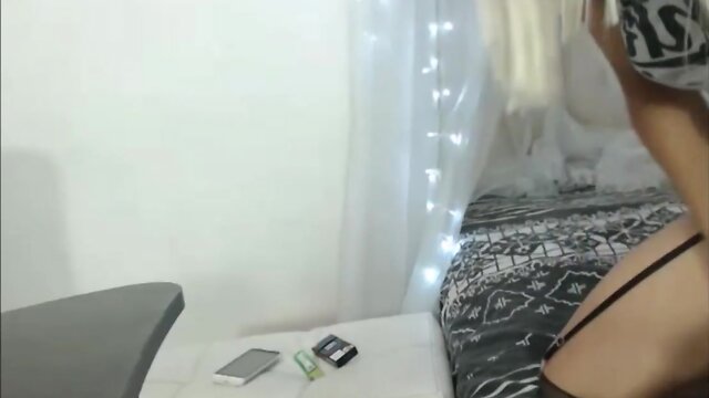 Fun loving transvestites jerk off together