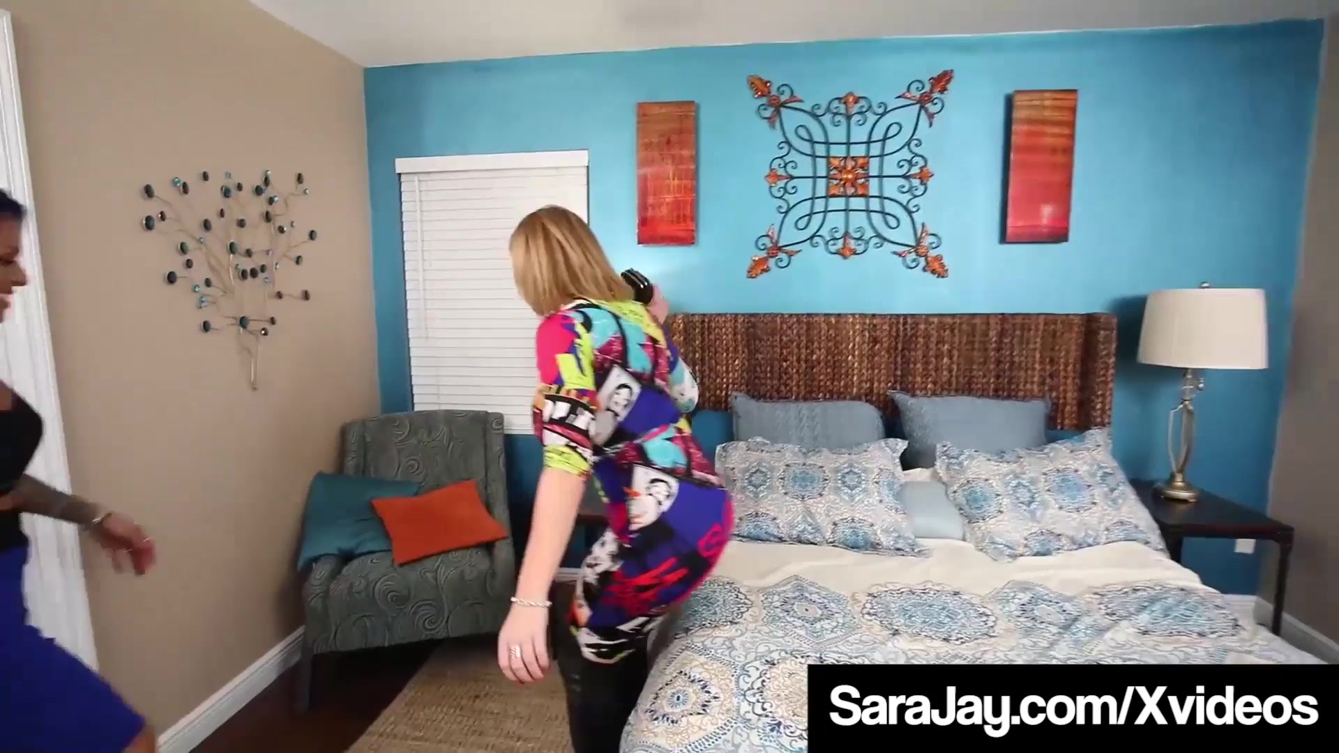 Pawg milf sara jay fucks & sucks shemale transsexual foxxy!