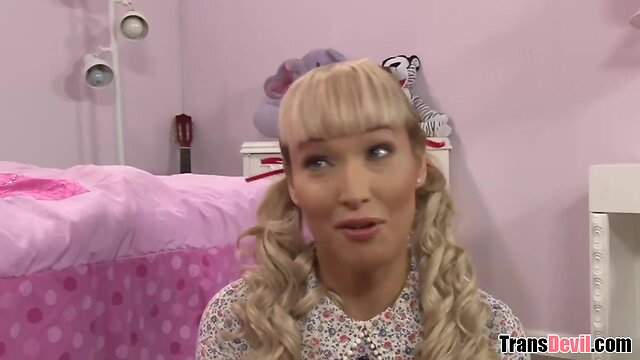 Now get down there and suck my clit slut! - khloe hart