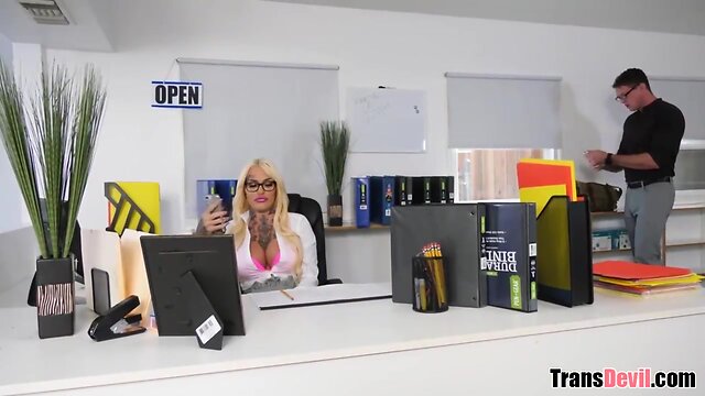 Young intern fucks his shemale boss