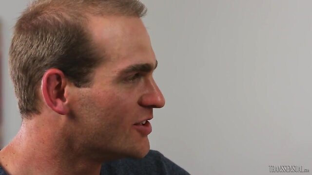 I love guys with large dicks - shiri trap