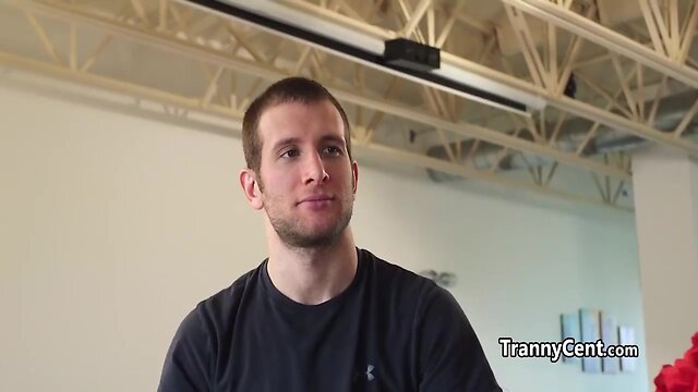 Transsexual agent fucks on casting