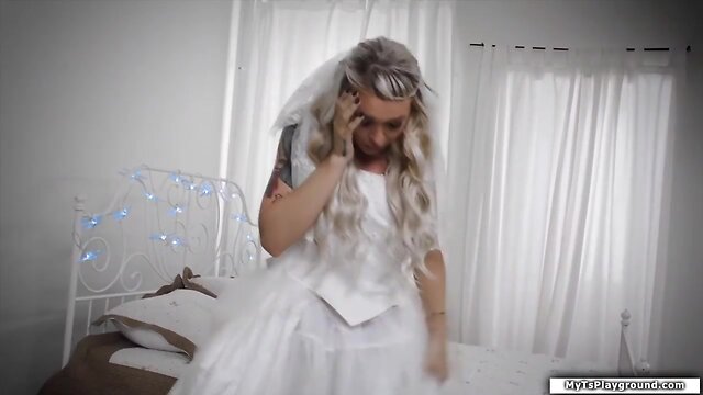 Chesty blond transsexual barebacked by transsexual gf