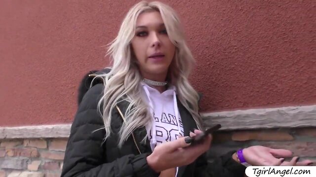 Slutty tbabe lianna lawson gets her butt stuffed