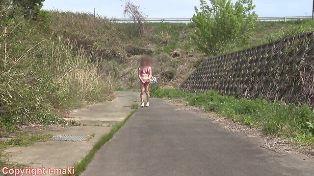 Crossdresser ijuin maki and micro bikini