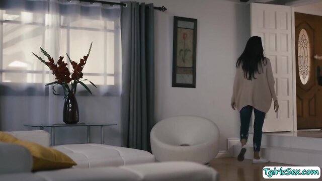 Tv natalie mars fucks her milf friend reagan foxx