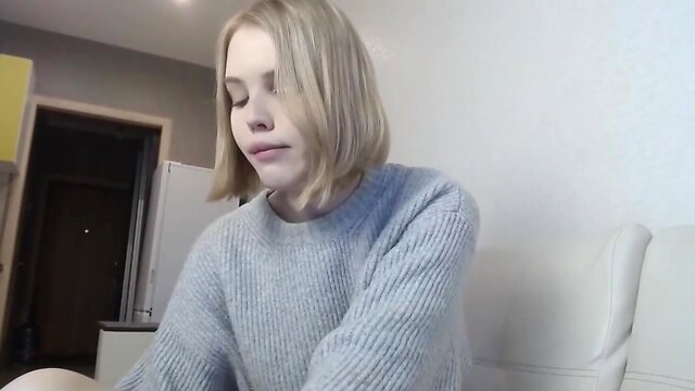 Novinha se masturba na web cam