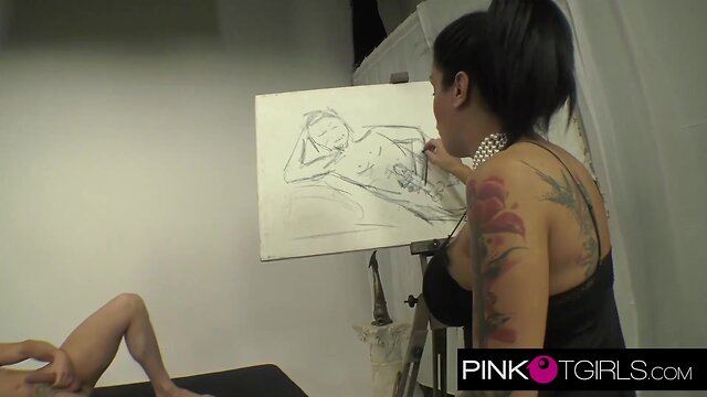 Insatiable diana breaks the model's booty condomless