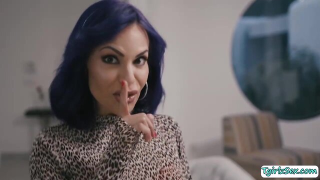 Eroused tranny lets the bf of her sister fuck her booty