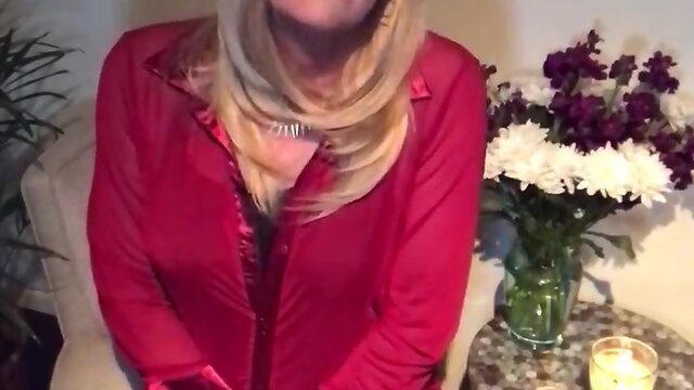 Dakota: cougar dick and cum...