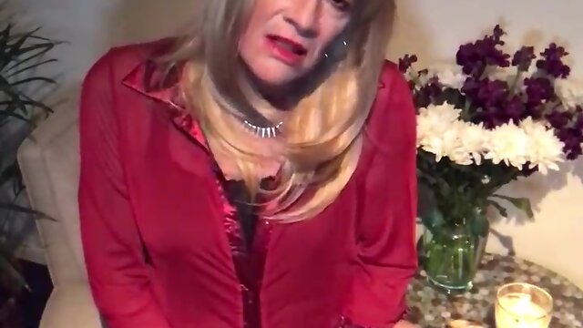 Dakota: cougar dick and cum...