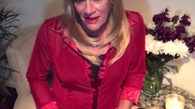 Dakota: cougar dick and cum...