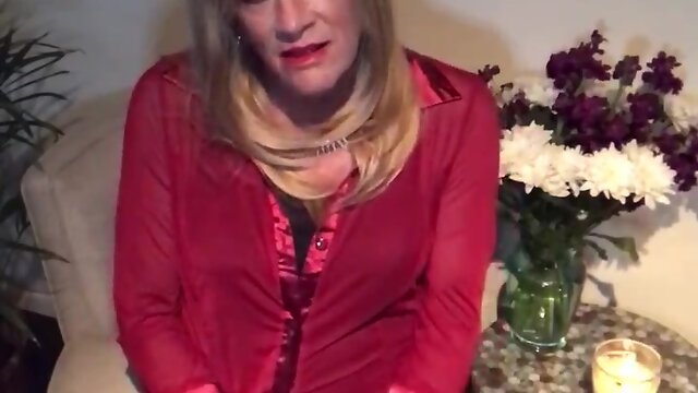 Dakota: cougar dick and cum...