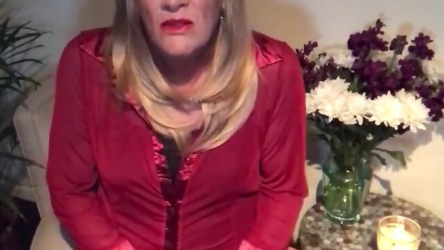 Dakota: cougar dick and cum...