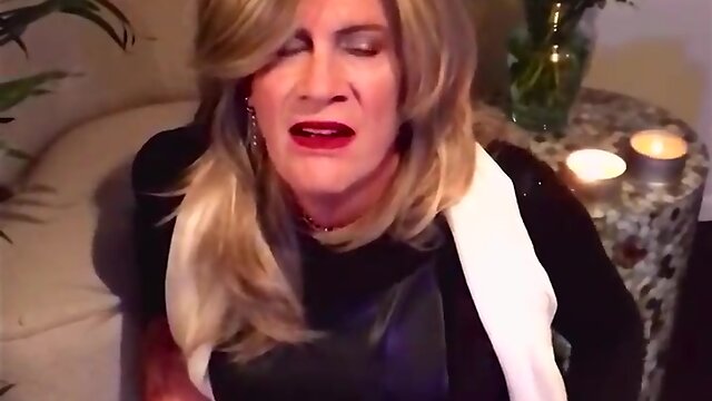 Dakota: private parts..