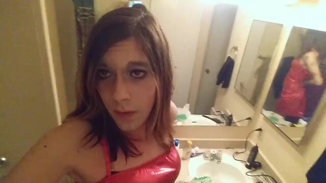 A Teen in Pink Mini Sundress: Flirty Dress-Up Game