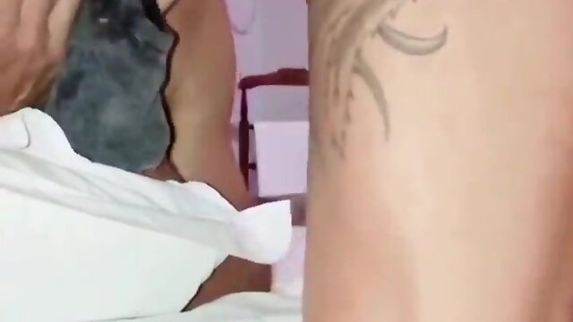 Pattyzinha maltratando outro rabinho