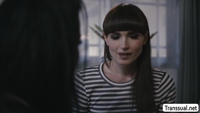 Transsexual natalie mars fucks milf reagan foxx