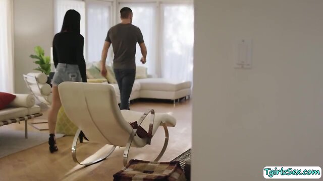 Brunette t-girl khloe kay slutty cocksucking