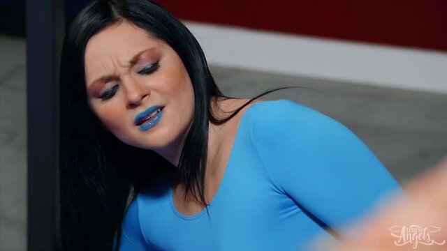 Korra Del Rio`s Big Tits & Round Ass in Bareback Anal Action!