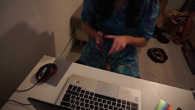 Sultry brunette tribute