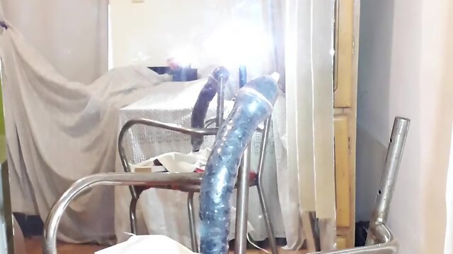 Sufrimiento y desgarro anal: mi sextoy se atascó en mi culito, grito de dolor