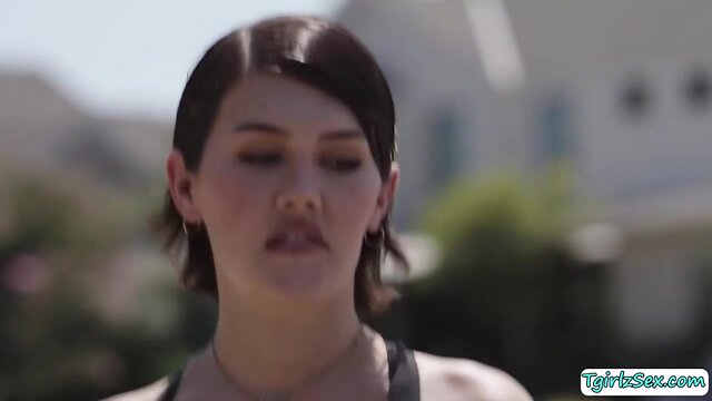 Magnificent shemale fucks her friend while stuck