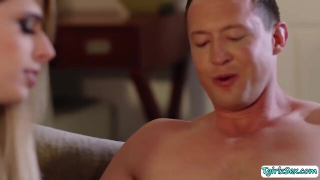 Sexy tran casey kisses slurps studs prick